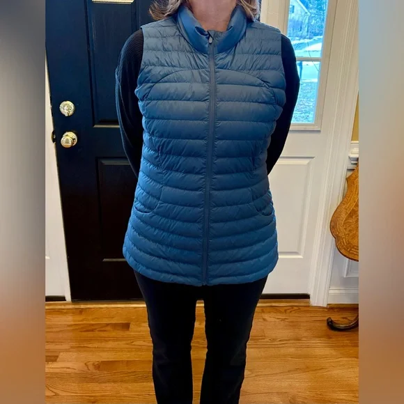 Lululemon - Blue Pack It Down Vest - size 12 - Lightweight - Picture 4 of 7